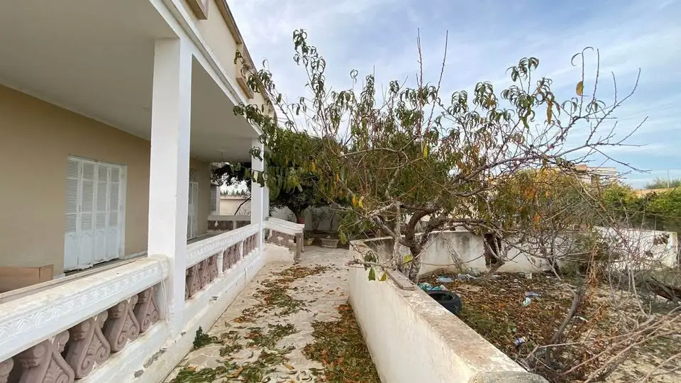 Villa à vendre – 600m² avec jardin et garage – Vue dégagée sur 2 montagnes  - Photo 2