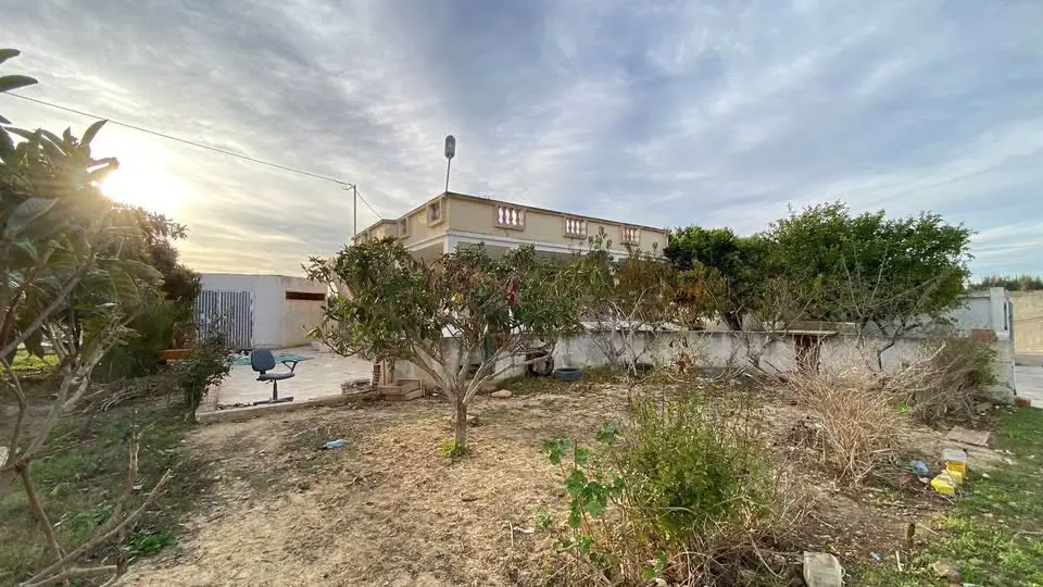 Villa à vendre – 600m² avec jardin et garage – Vue dégagée sur 2 montagnes  - Photo 5