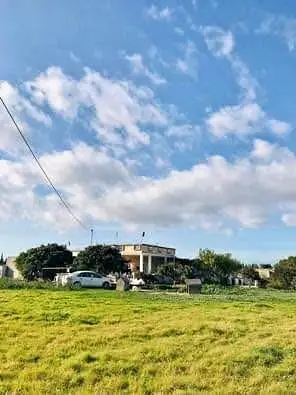 Villa à vendre – 600m² avec jardin et garage – Vue dégagée sur 2 montagnes  - Photo 1