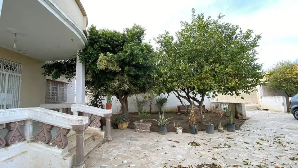 Villa à vendre – 600m² avec jardin et garage – Vue dégagée sur 2 montagnes  - Photo 9