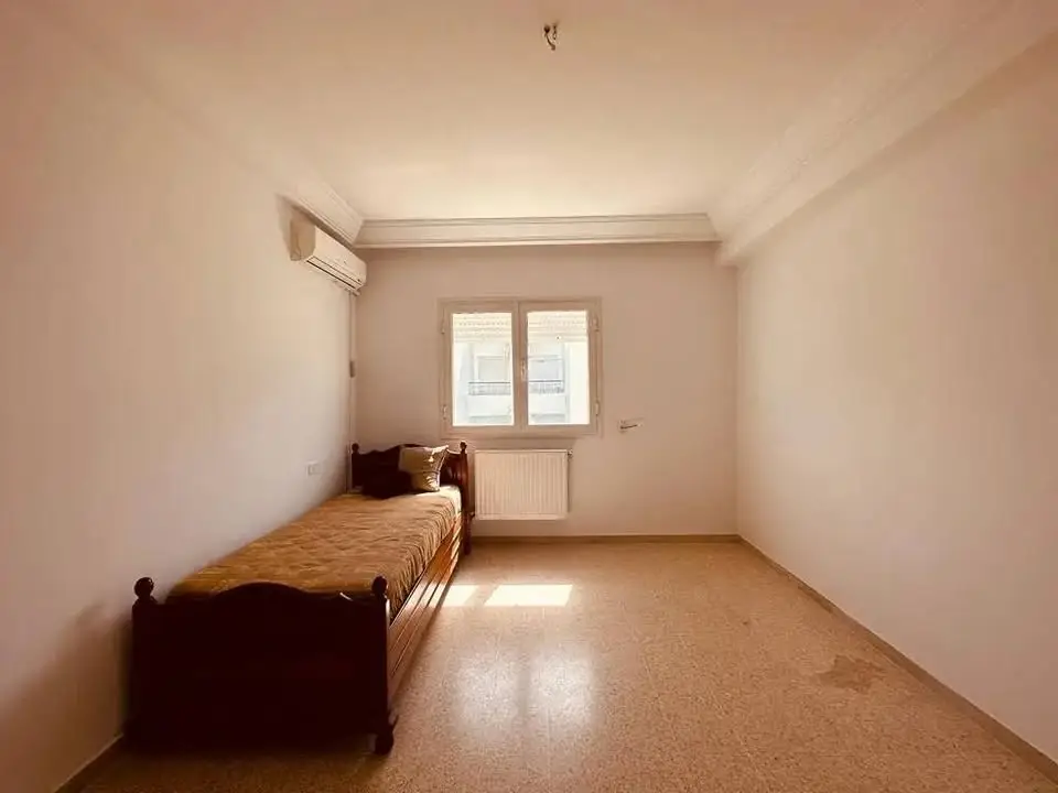 Appartement S2 à vendre – 100m² – 2ème étage à La Soukra, Sidi Salah - Photo 4