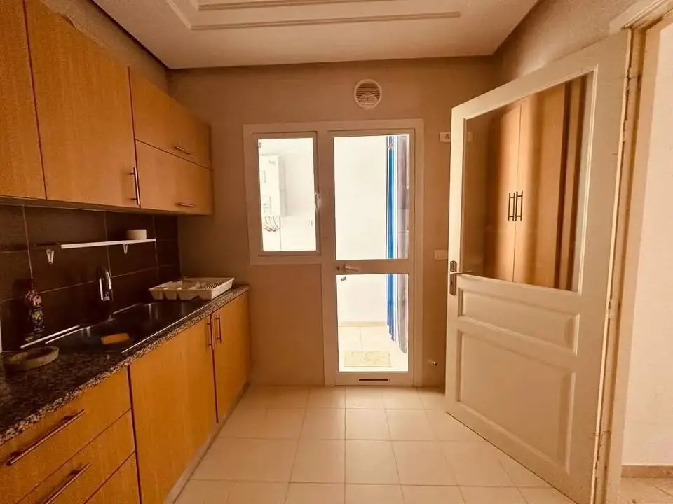 Appartement S2 à vendre – 100m² – 2ème étage à La Soukra, Sidi Salah - Photo 7