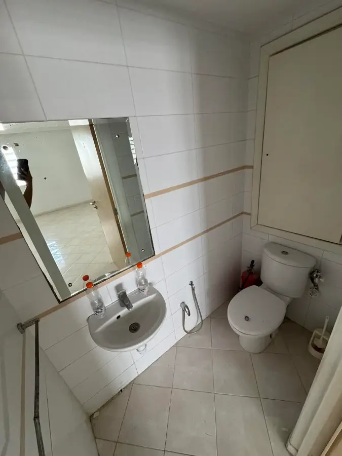 📍 ENNASR 2 : CABINET MÉDICAL H+1 DANS UN CENTRE MÉDICAL À LOUER - Photo 3