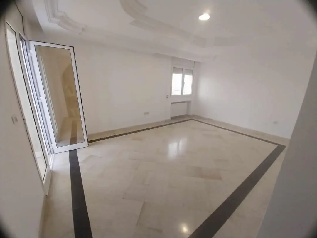 📍JARDINS D’EL MENZAH 2 : ETAGE D’UNE VILLA S+3  À LOUER - Photo 2