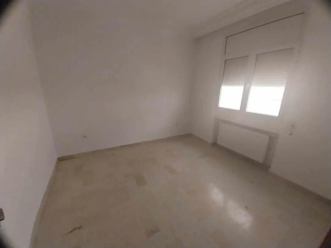 📍JARDINS D’EL MENZAH 2 : ETAGE D’UNE VILLA S+3  À LOUER - Photo 3