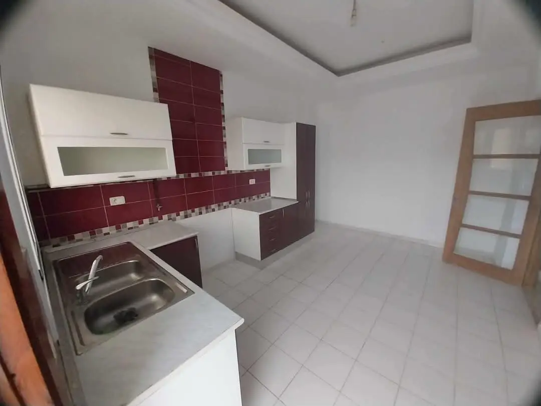 📍JARDINS D’EL MENZAH 2 : ETAGE D’UNE VILLA S+3  À LOUER - Photo 10