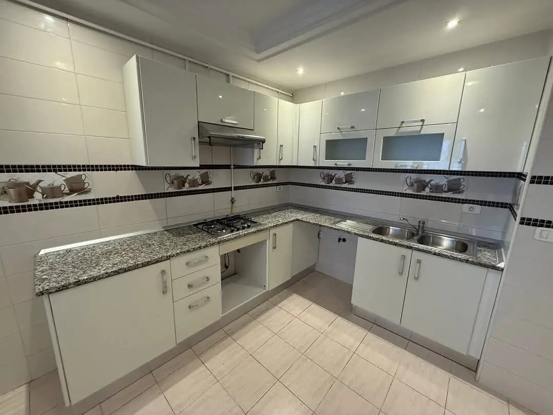 📍RIADH EL ANDALOUS : APPARTEMENT S+3 SPACIEUX POUR USAGE HABITATION OU BUREAUTIQUE À LOUER - Photo 3