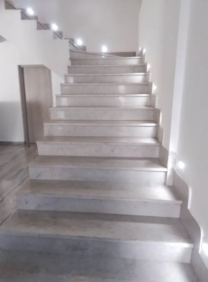 À vendre : Duplex avec 4 pièces et terrasse – Tunis - Photo 3