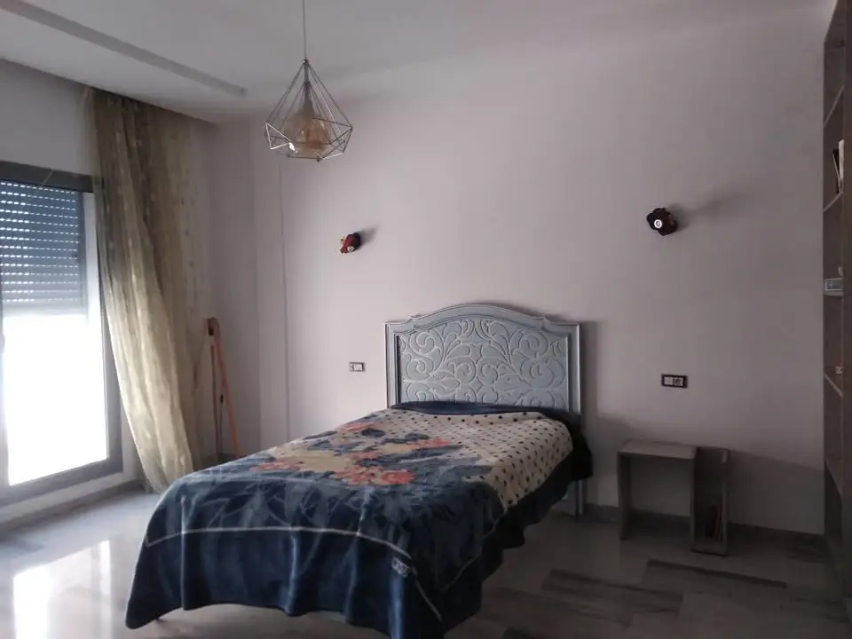 À vendre : Duplex avec 4 pièces et terrasse – Tunis - Photo 5