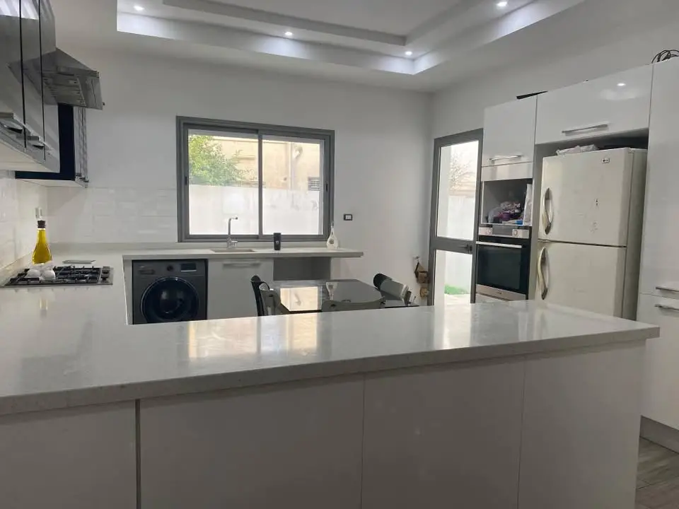 À vendre : Duplex avec 4 pièces et terrasse – Tunis - Photo 10