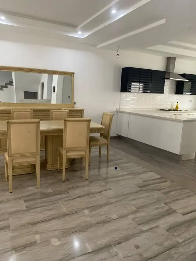 À vendre : Duplex avec 4 pièces et terrasse – Tunis - Photo 11