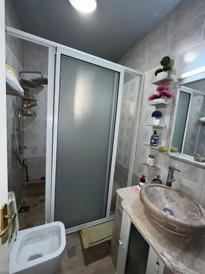 📍ENNASR 1 : APPARTEMENT S+3 AU REZ DE CHAUSSÉE A VENDRE  - Photo 3