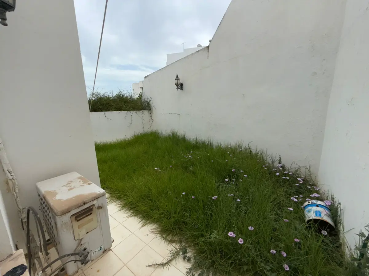 📍 ENNASR 1 : APPARTEMENT S+3 AVEC JARDIN A VENDRE - Photo 2