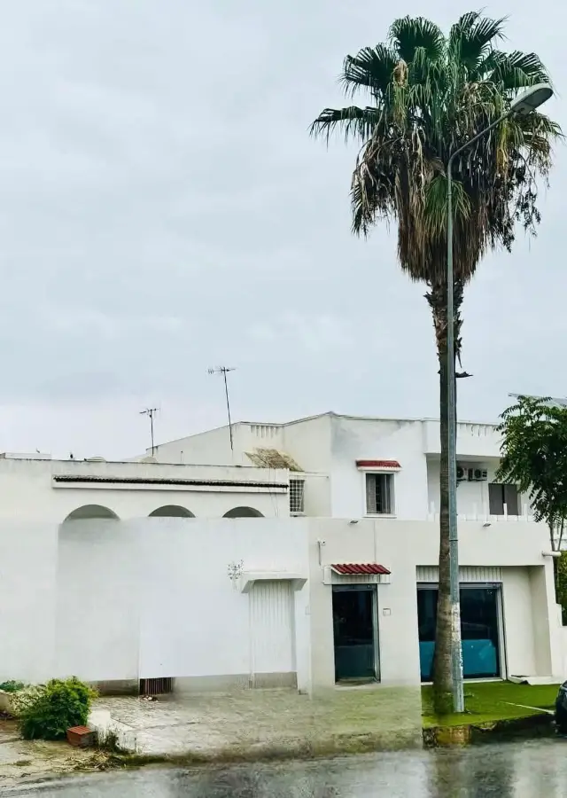 📍 MENZAH 9:  UNE VILLA A VENDRE  - Photo 1