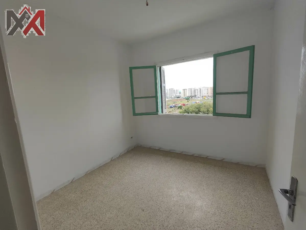 A vendre Appartement à El Mourouj 5 - à 2 minutes de station terminus métro. - Photo 5