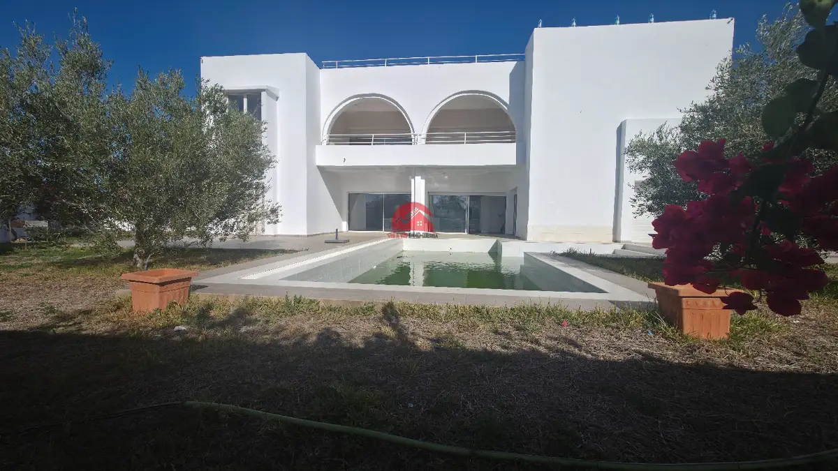 Grande villa à vendre à Djerba Zone touristique ZU  V 747 - Photo 1