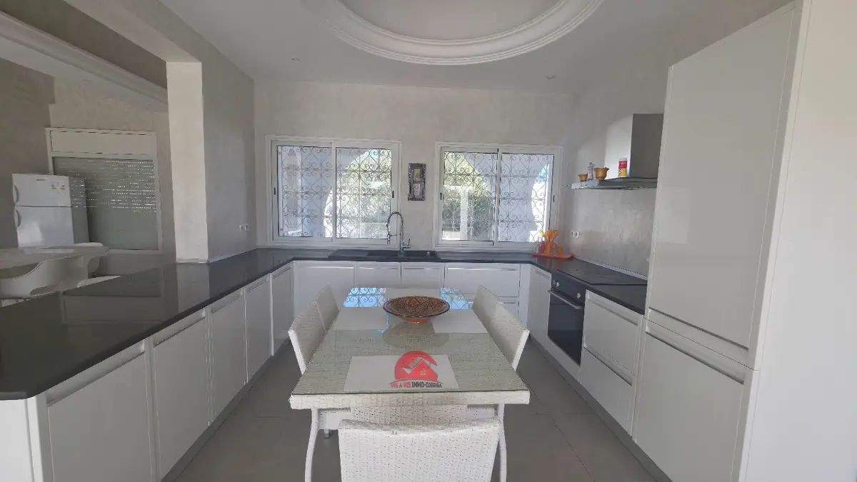 Grande villa à vendre à Djerba Zone touristique ZU  V 747 - Photo 2