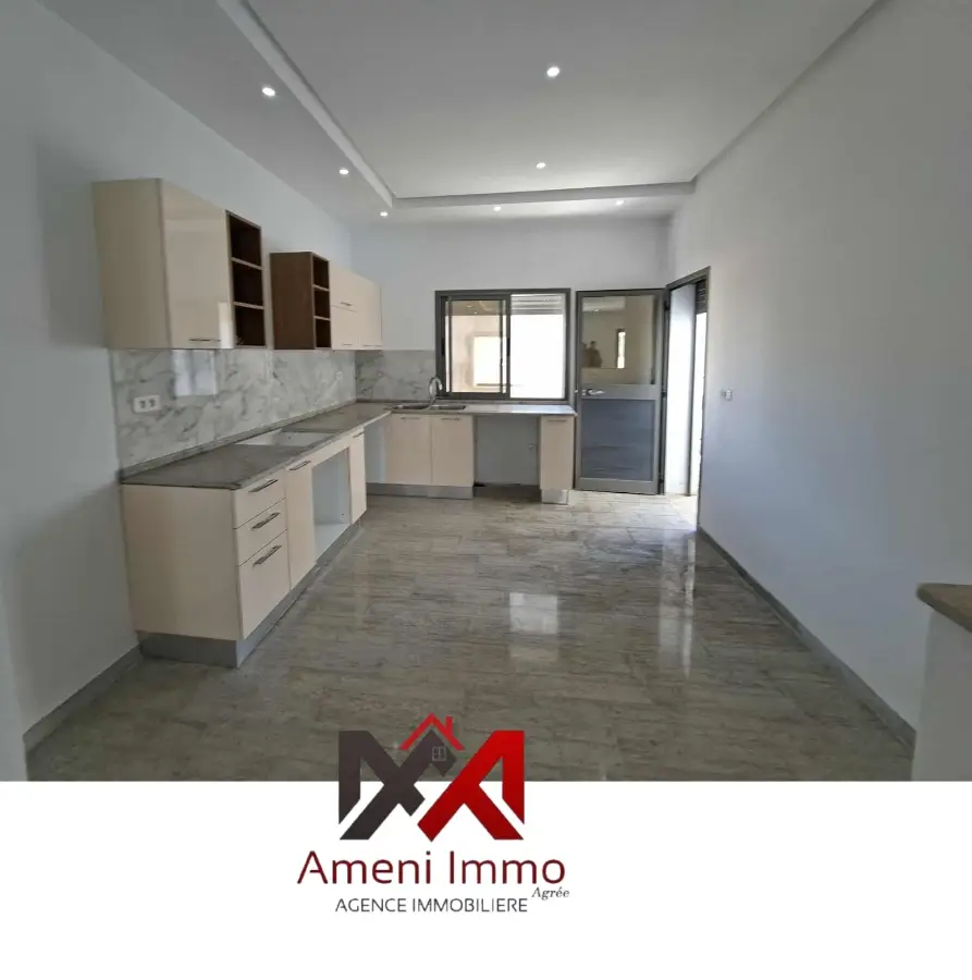 A vendre très belle villa S+3 à Cité El Hidhab - Photo 4