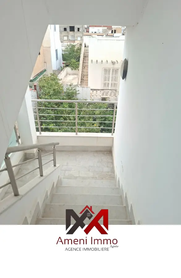 A Louer Étage de villa S+3 tout neuf, haut standing. - Photo 1