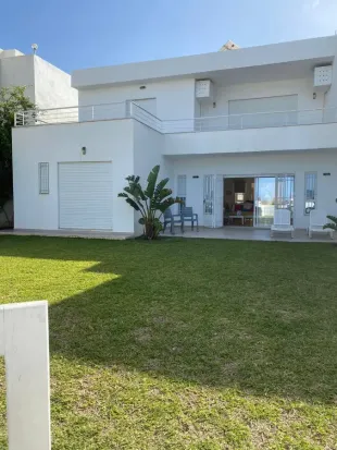 Charmante villa pieds dans l'eau  à Nabeul