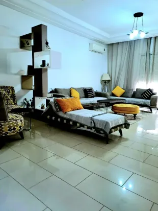 Particulier L S4meublé Neuf proche 2 à l'année  à Tunis