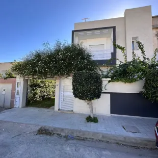  À VENDRE – Superbe villa duplex haut standing S+4 ✨ à Ben-Arous