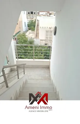 A Louer Étage de villa S+3 tout neuf, haut standing. à Ben-Arous